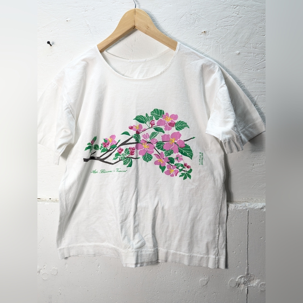 VINTAGE WOMENS HAND SILKSCREENED 97 APPLE BLOSSOM Vt PINK FLORAL Single Stitched